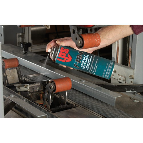 Solvant & d&eacute;graissant &agrave; &eacute;vaporation rapide F-104°, Baril Ottawa Fastener Supply