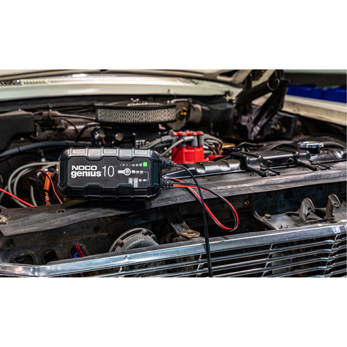 Chargeur de batterie 10 A Genius 10 Ottawa Fastener Supply