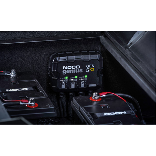 Chargeur de batterie embarqu&eacute; &agrave; 3 sorties de 15 amp&egrave;res Gen5X3 Genius Ottawa Fastener Supply