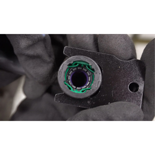 Jeu de d&eacute;connecteurs pour conduite d'essence et Def Ottawa Fastener Supply