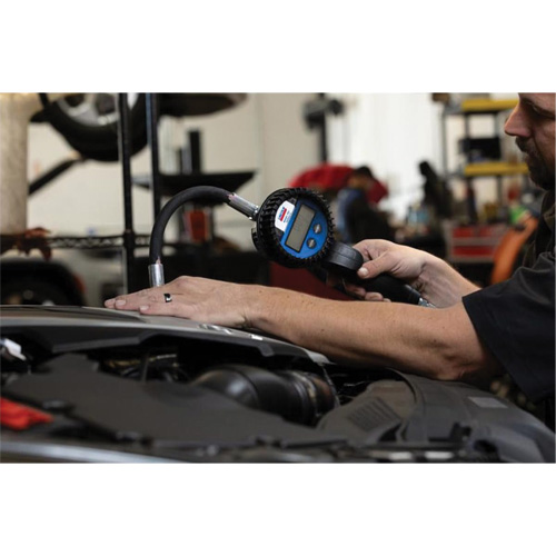 D&eacute;bitm&egrave;tre &eacute;lectronique de lubrifiant avec rallonge flexible &agrave; 90° Ottawa Fastener Supply