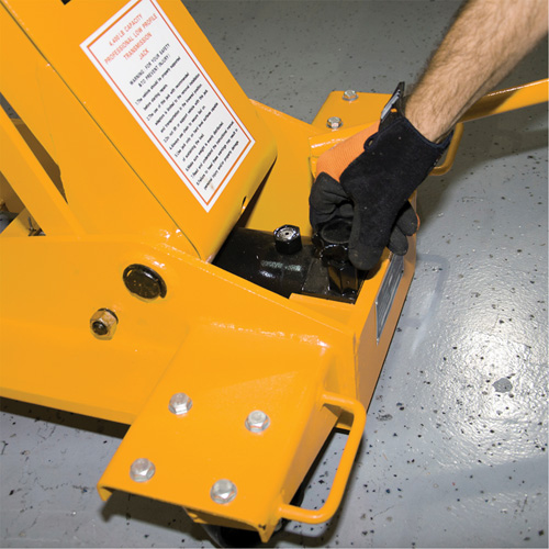 Cric de transmission Yellow Jackit, Cap. de levage 2,2 tonnes Ottawa Fastener Supply