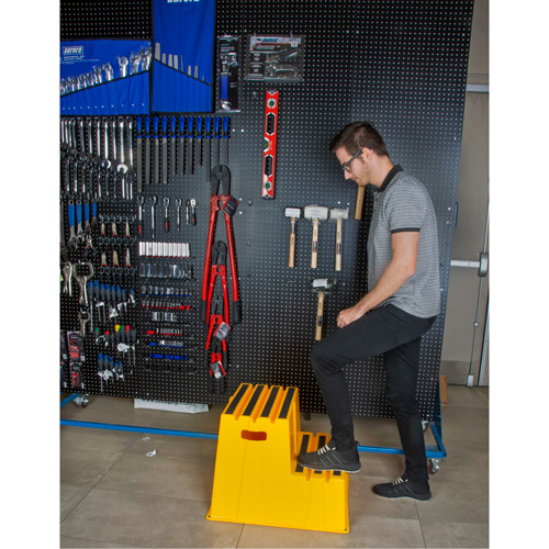 Escabeau industriel, 2 marches, 26" x 22-7/16" x Hauteur 19-11/16" Ottawa Fastener Supply