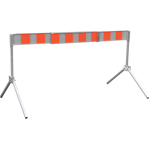 Barricade de rue, En A, 6' lo x 5-1/2" h, Orange/Blanc Ottawa Fastener Supply