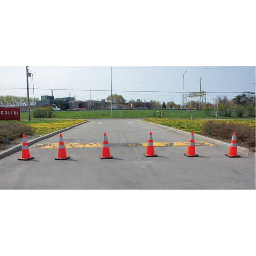 C&ocirc;ne de signalisation, 28", Orange, Bande(s) r&eacute;fl&eacute;chissante(s) 4" & 6" Ottawa Fastener Supply