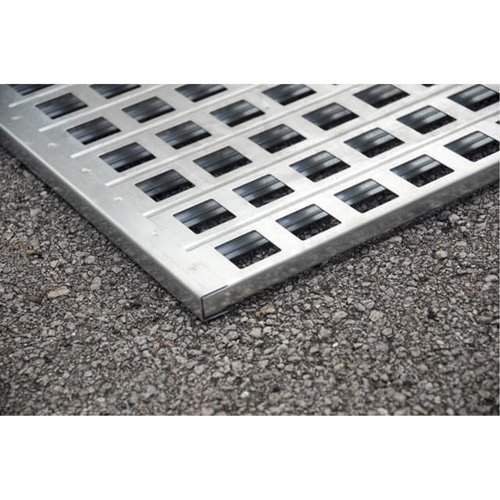 Ultra-Spill Pallet en acier, 4 barils, Capacit&eacute; de d&eacute;versement 68 gal. US, 49,1" x 47,1" x 10,9" Ottawa Fastener Supply