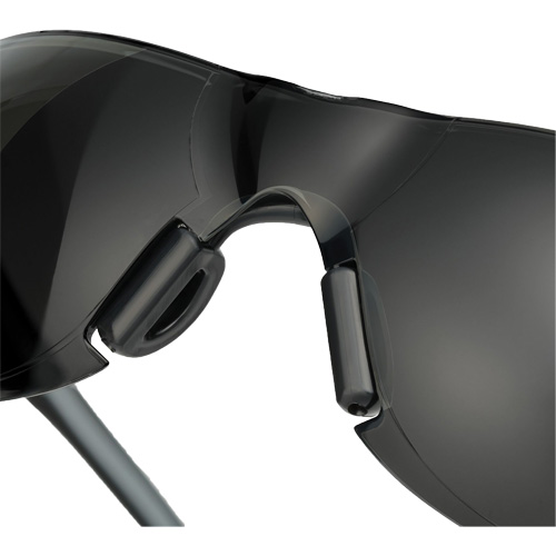 Lunettes de s&eacute;curit&eacute; Adapt Lite, Lentille Fum&eacute;e, Antibu&eacute;e/Anti-&eacute;gratignures, ANSI Z87+/R&eacute;pond ou surpasse la norme CSA Z94.3 Ottawa Fastener Supply