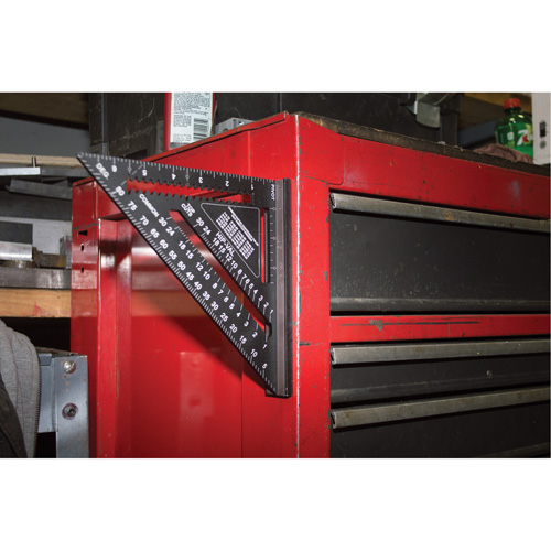 &eacute;querre de charpentier magn&eacute;tique grav&eacute;e au laser Johnny Square&reg; de 7 po Ottawa Fastener Supply