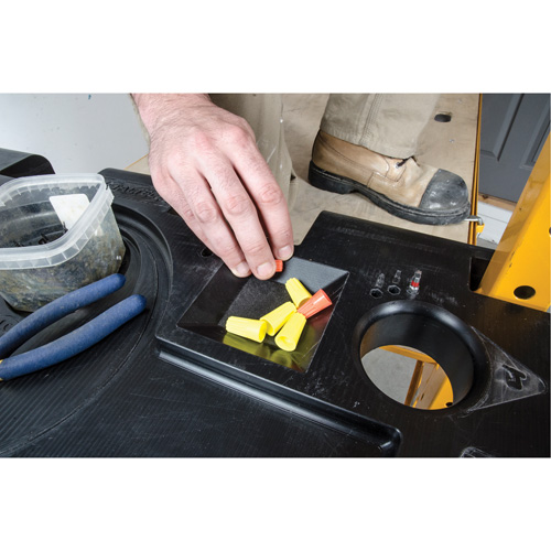 Tablette &agrave; outils pour &eacute;chafaudage Ottawa Fastener Supply