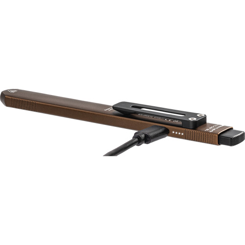 Lampe de poche Wedge SL avec couvercle, 500 lumens, Piles Rechargeable Ottawa Fastener Supply