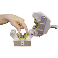Sertisseuse pour tuyau de climatiseur Ottawa Fastener Supply