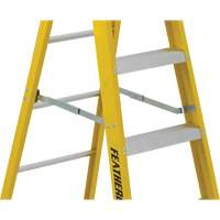 Industrial Heavy-Duty Stepladders (6900 Series), 4', Fibreglass, 300 lbs. Capacity, Type 1A Ottawa Fastener Supply