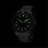 Tr&egrave;s grande montre automatique avec jour/date avec bracelet en acier inoxydable, Num&eacute;rique, &agrave; piles, 46 mm, Argent Ottawa Fastener Supply