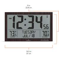 Horloge à réglage automatique à calendrier complet avec de très grands caractères, Numérique, À piles, Brun OR498 | Ottawa Fastener Supply