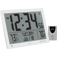 Horloge à réglage automatique à calendrier complet avec de très grands caractères, Numérique, À piles, Blanc OR500 | Ottawa Fastener Supply