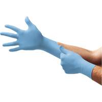 Gants d'examen XC-310 Xceed, Petit, Nitrile, 4,3 mils, Sans poudre, Bleu, Classe 2 Ottawa Fastener Supply
