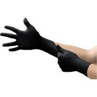 Onyx&reg; Gloves, Small, Nitrile, 3.5-mil, Powder-Free, Black Ottawa Fastener Supply