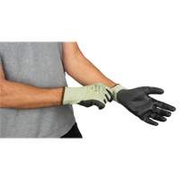 Gants &eacute;lastiques &eacute;cologiques sans coutures r&eacute;sistants &agrave; la coupe, Taille 10, Calibre 13, Rev&ecirc;tement Polyur&eacute;thane, Enveloppe en PEHP/rPET, ASTM ANSI niveau A4 Ottawa Fastener Supply