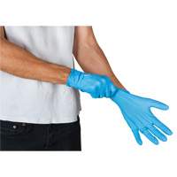 Emballages de gants jetables pour machine distributrice, Petit, Nitrile, 4,5 mils, Sans poudre, Bleu, Classe 2 Ottawa Fastener Supply