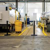 Ensemble de montants industriels avec chaîne en plastique, Hauteur de 37", Rouge Ottawa Fastener Supply