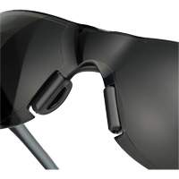Lunettes de s&eacute;curit&eacute; Adapt Lite, Lentille Fum&eacute;e, Antibu&eacute;e/Anti-&eacute;gratignures, ANSI Z87+/R&eacute;pond ou surpasse la norme CSA Z94.3 Ottawa Fastener Supply