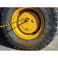 Syst&egrave;me de barri&egrave;re de s&eacute;curit&eacute; HAZLOK, Plastique, Fixation magn&eacute;tique, 30', Ruban Noir et jaune Ottawa Fastener Supply