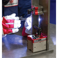 &eacute;querres magn&eacute;tiques Mag90 avec interrupteur, 3" lo x 2-1/2" la x 4-5/8" h, 450 lb Ottawa Fastener Supply