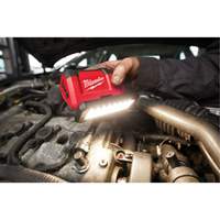 Projecteur &agrave; faisceau large pour entretien et r&eacute;paration avec chargeur USB M12 Rover, DEL, 700 lumens Ottawa Fastener Supply