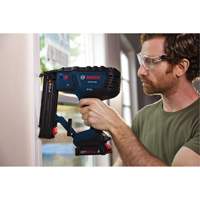 Brushless 18-Gauge Brad Nailer Kit with Standard Power Battery, 18 V, Lithium-Ion Ottawa Fastener Supply