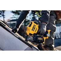 15° Cordless Coil Roofing Nailer Kit, 20 V, Lithium-Ion Ottawa Fastener Supply